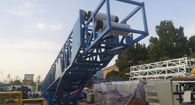 移动伸缩装船机